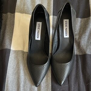 Steve Madden Black Textured Heels